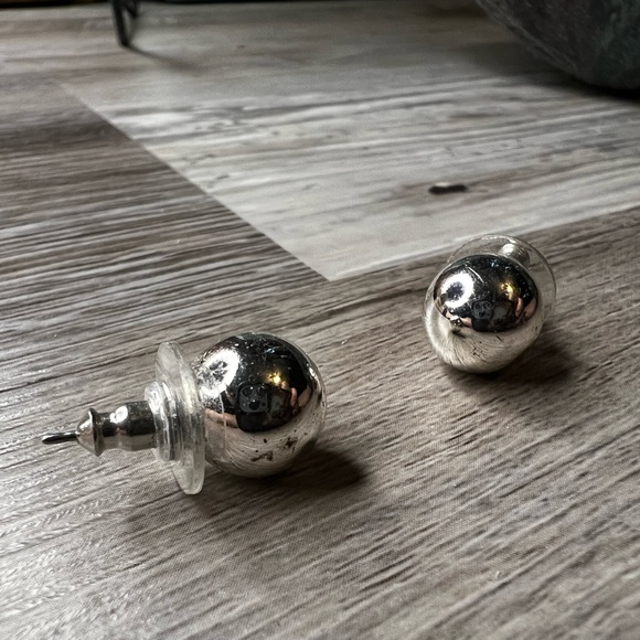 Vintage silver ball earrings - Picture 5 of 8